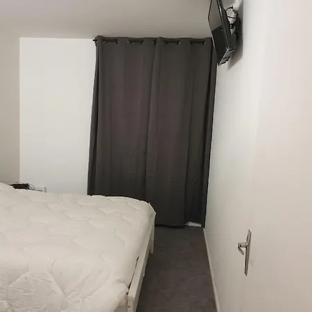 A Proximite Commerces, Plage Et Centre Ville Apartment *